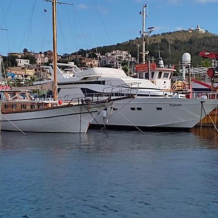 Boat & Breakfast Lucretia, Luxury Yacht 호텔 아르바탁스 외부 사진