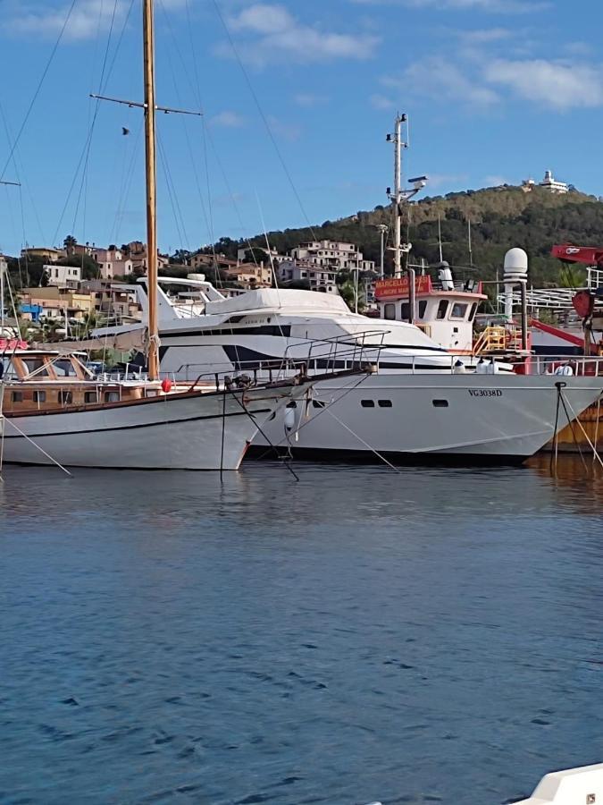Boat & Breakfast Lucretia, Luxury Yacht 호텔 아르바탁스 외부 사진